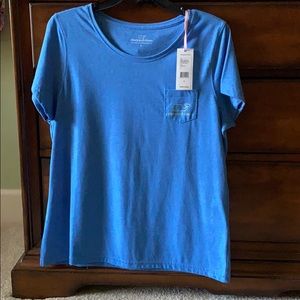 Vineyard Vines women’s blue graphic tee